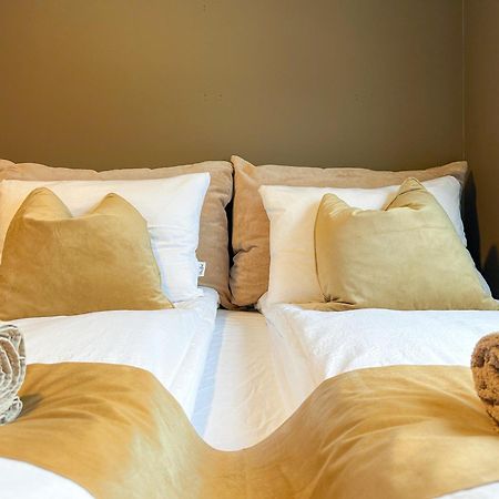Appartement For Groups & Families - Free Parking & Near Attractions à Tromsø Extérieur photo