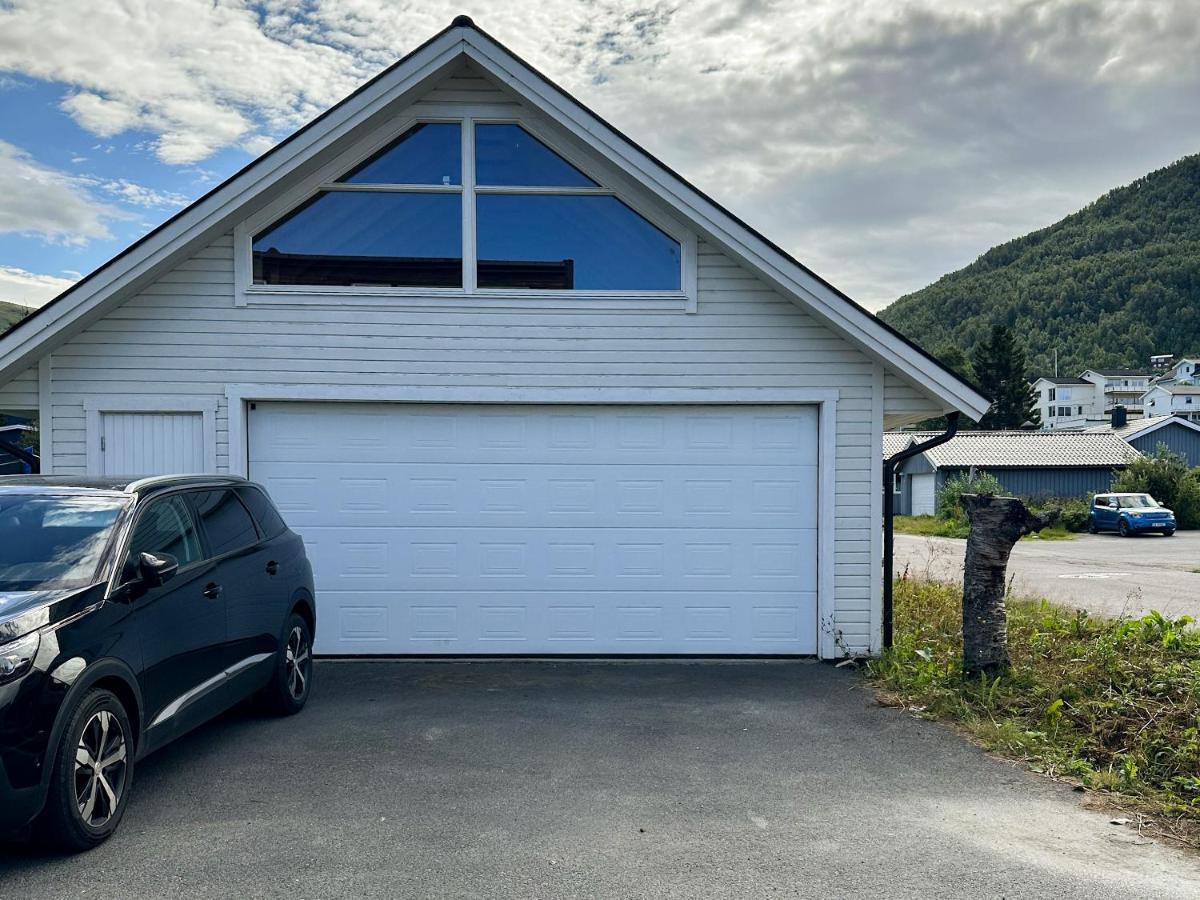 Appartement For Groups & Families - Free Parking & Near Attractions à Tromsø Extérieur photo