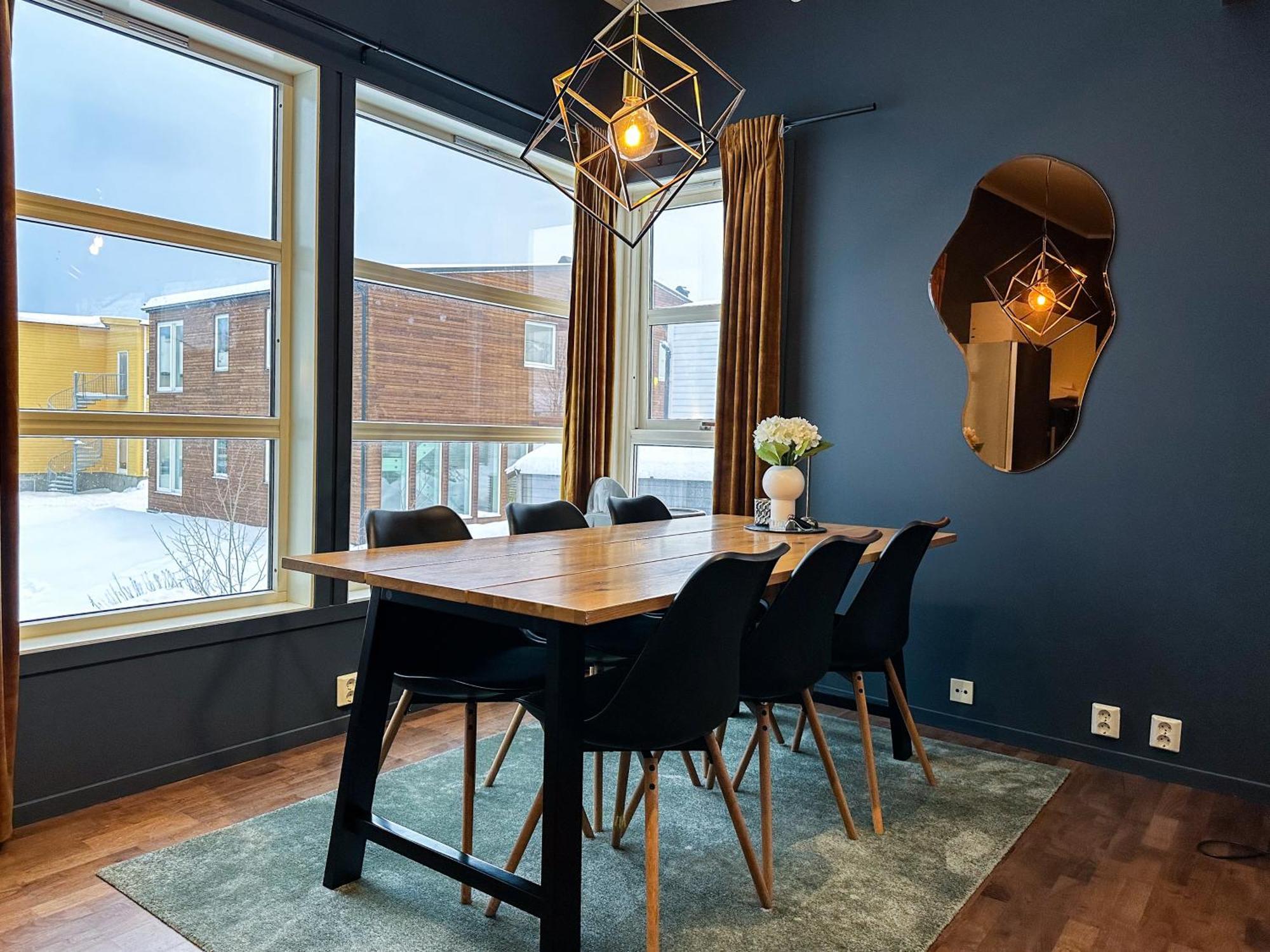 Appartement For Groups & Families - Free Parking & Near Attractions à Tromsø Extérieur photo